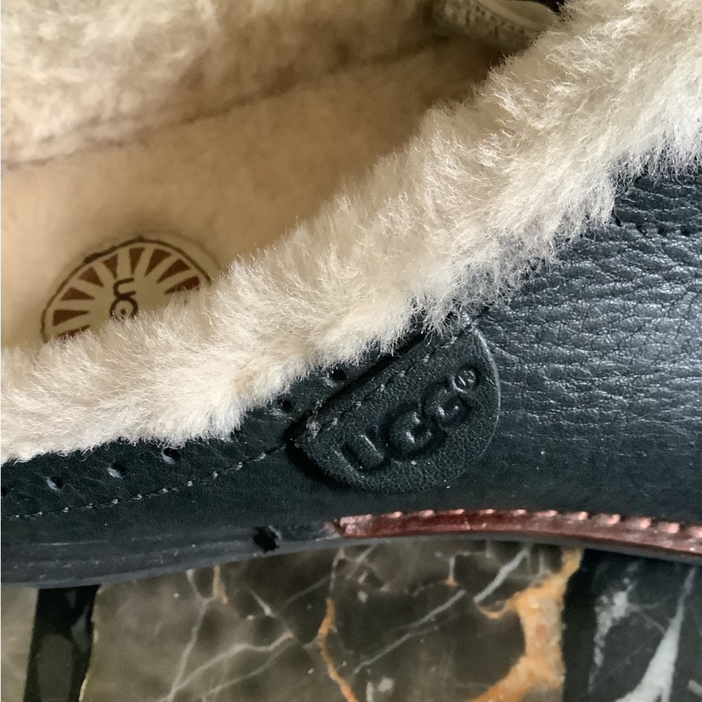 Authentic Ugg Langford Black Leather Shearling Li… - image 5